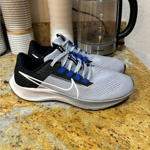 Nike Air Zoom Pegasus 38 size 8.5